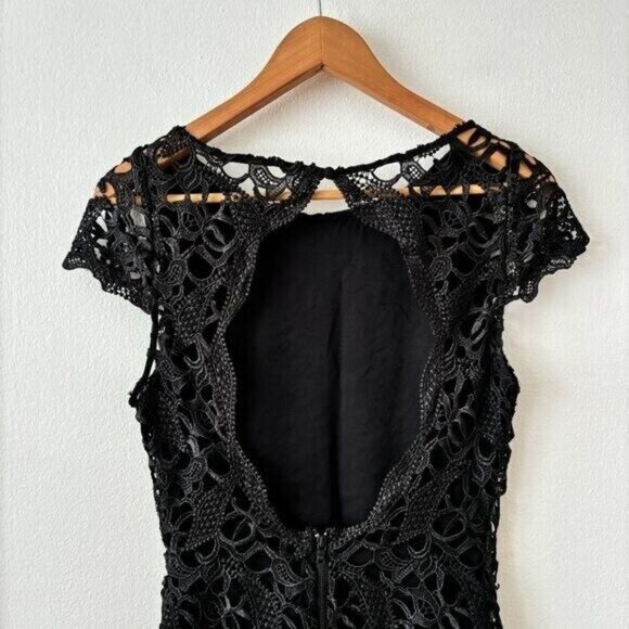Alice + Olivia Clover Lace Open Back Dress - Picture 9 of 10